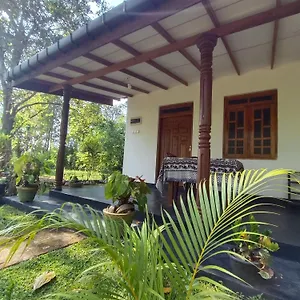 sigiriya-hillside-view-villa.kandyhotelsnow.com/