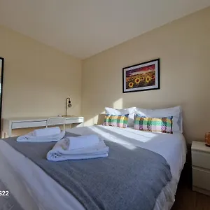 https://ensuite-double-room-close-to-airport.dublin-hotelsweb.com